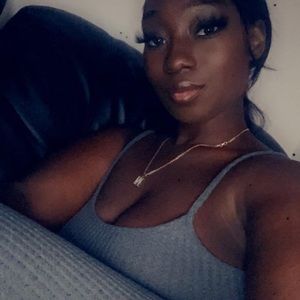 Meet your Posher, Dominique